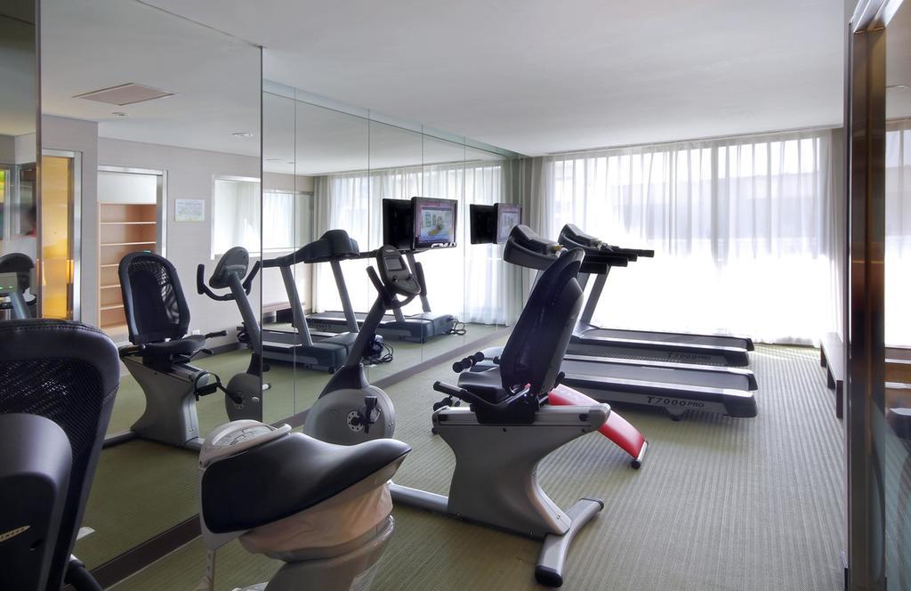 Park City Hotel Central Taichung Bagian luar foto