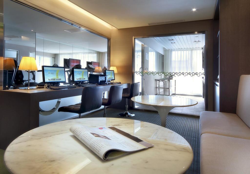 Park City Hotel Central Taichung Bagian luar foto