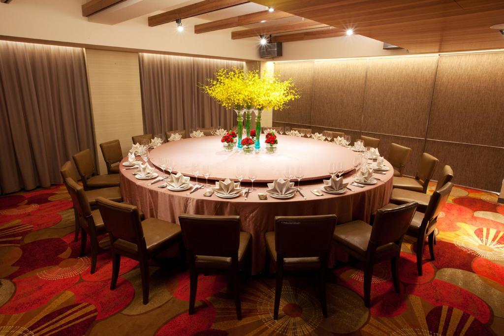 Park City Hotel Central Taichung Bagian luar foto