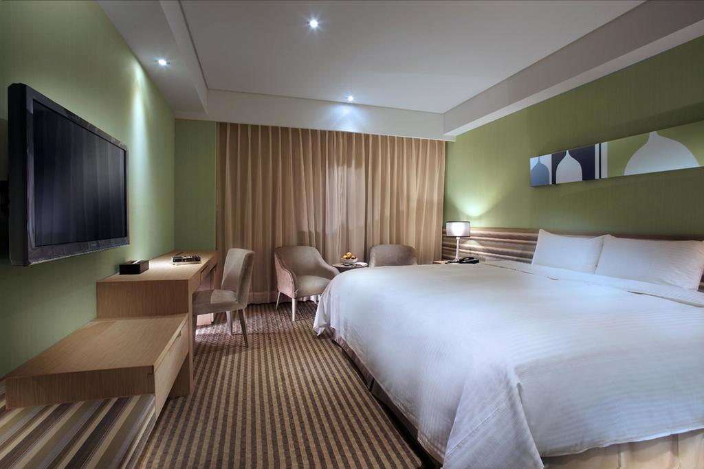 Park City Hotel Central Taichung Bagian luar foto