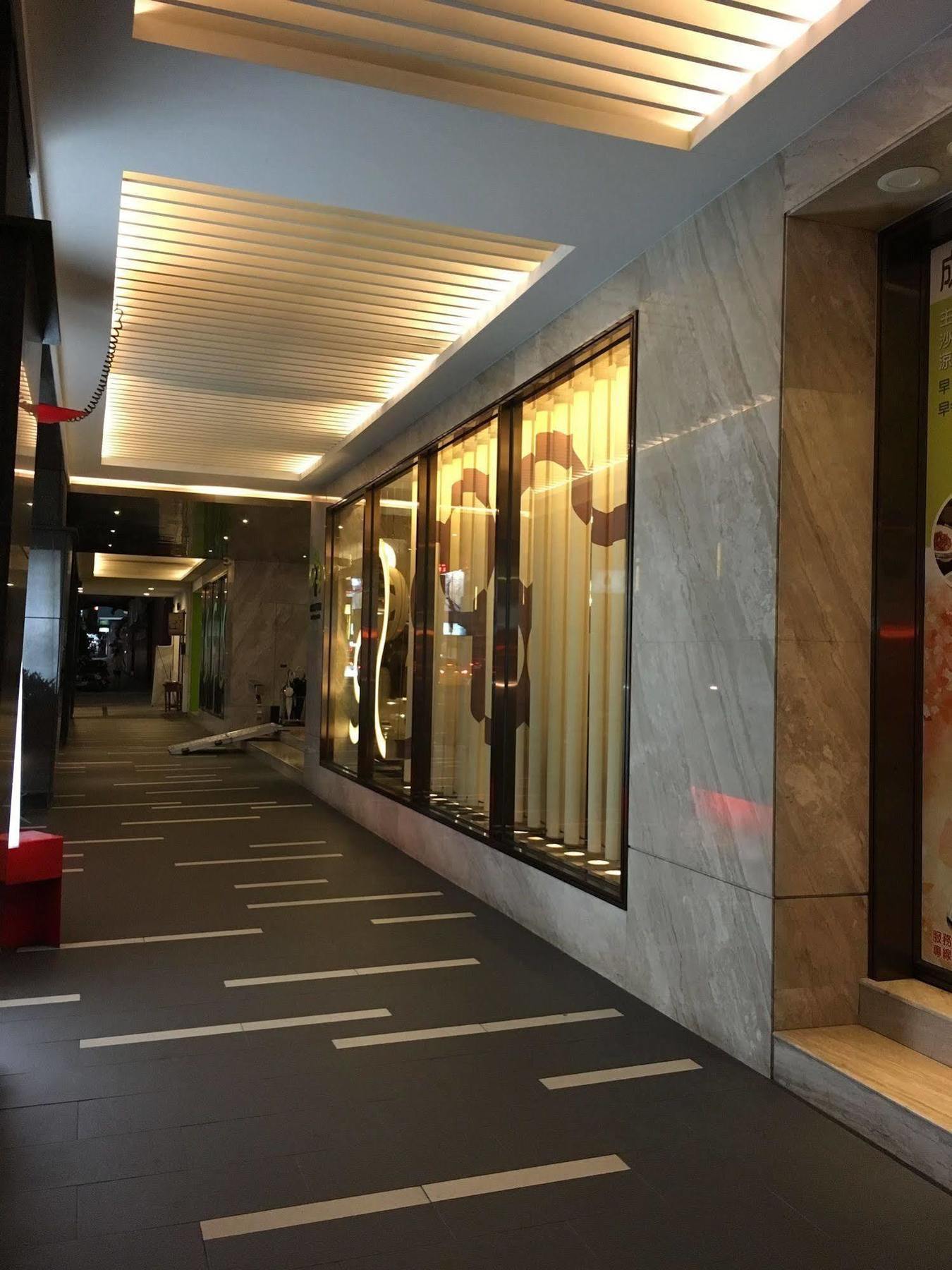 Park City Hotel Central Taichung Bagian luar foto