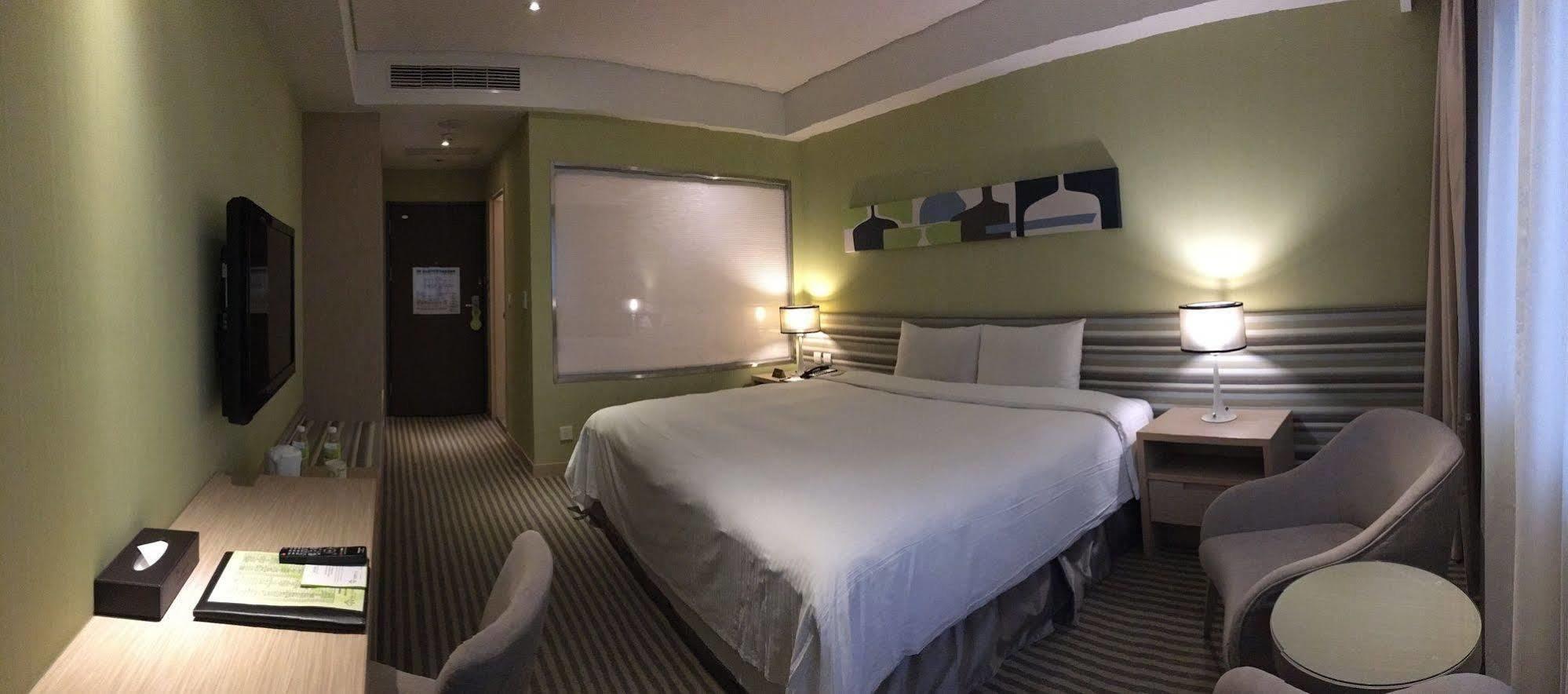 Park City Hotel Central Taichung Bagian luar foto