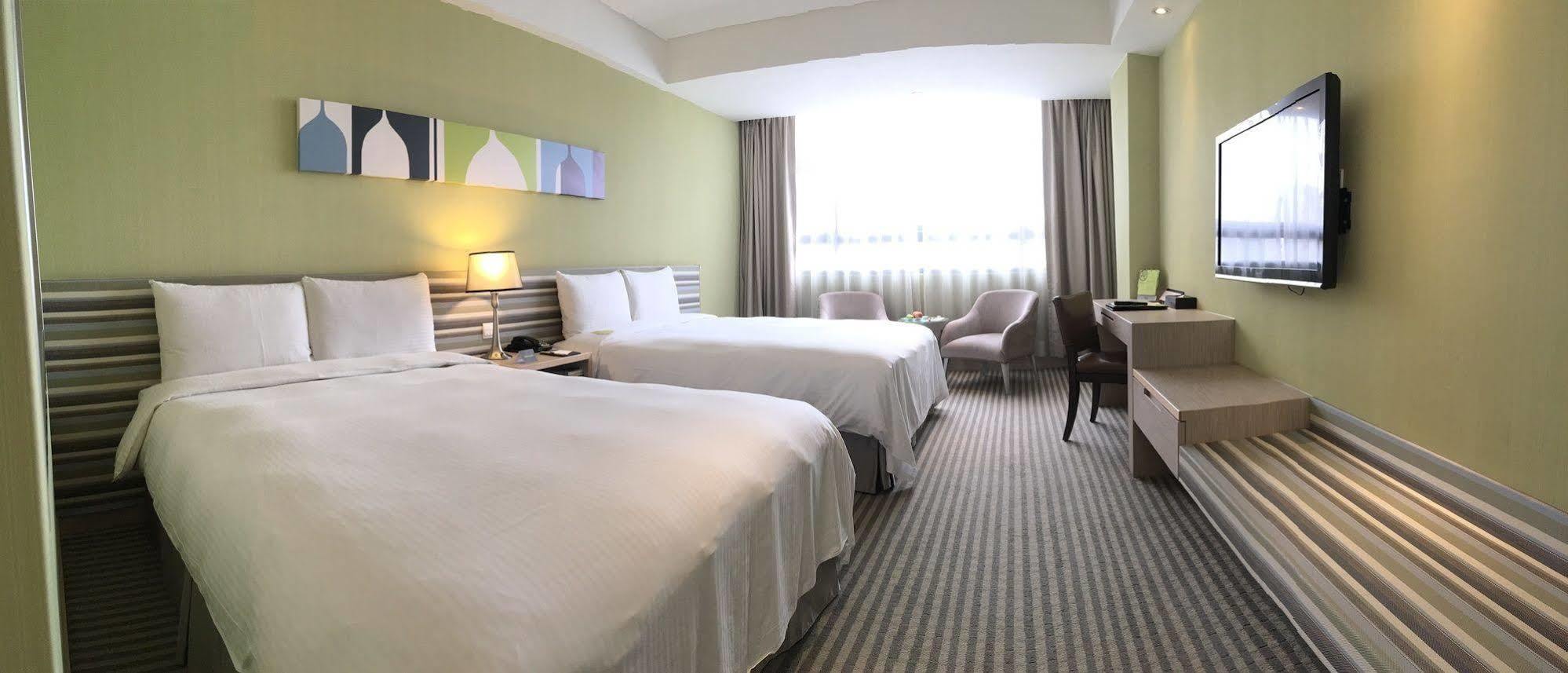 Park City Hotel Central Taichung Bagian luar foto
