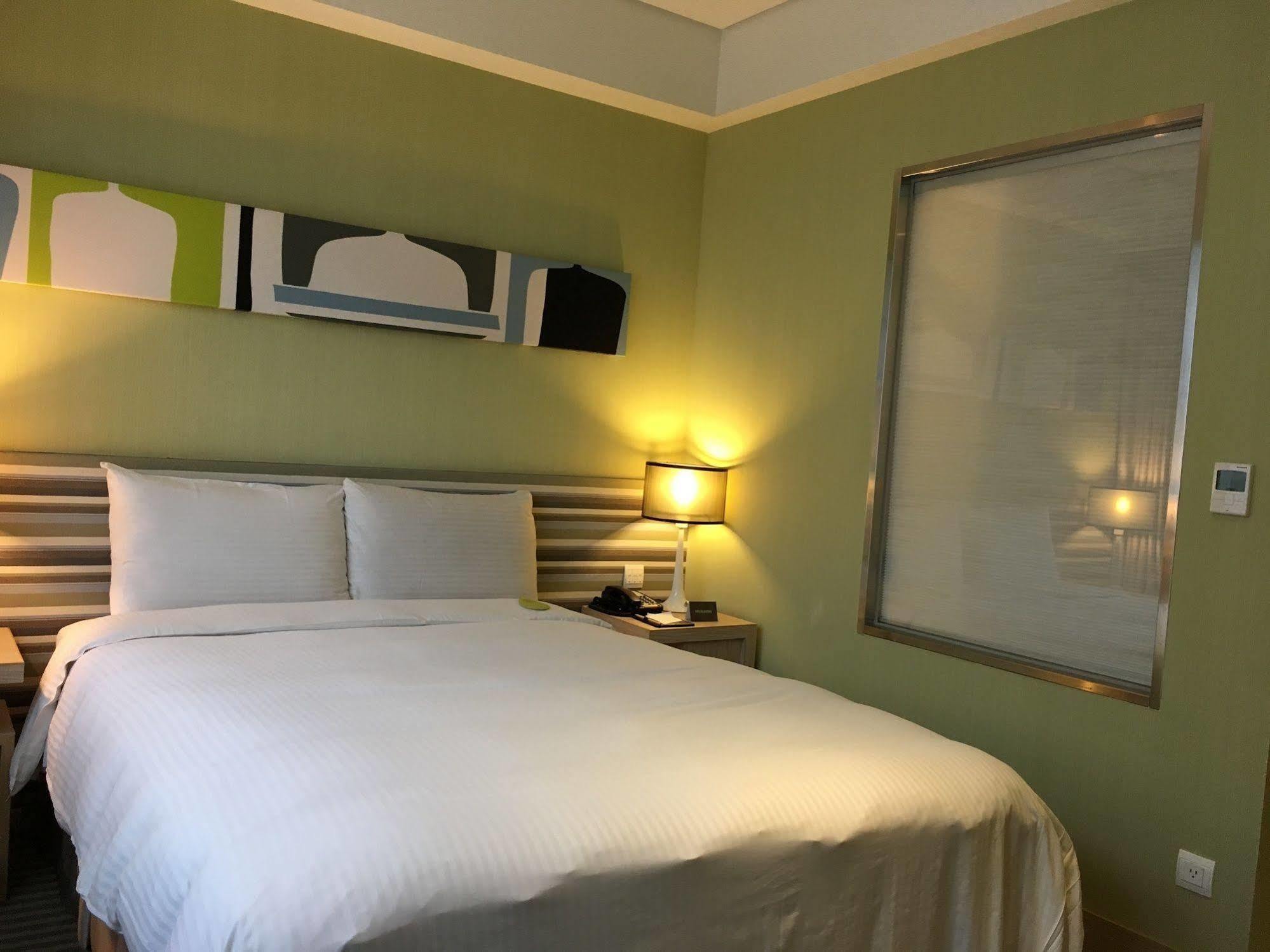 Park City Hotel Central Taichung Bagian luar foto