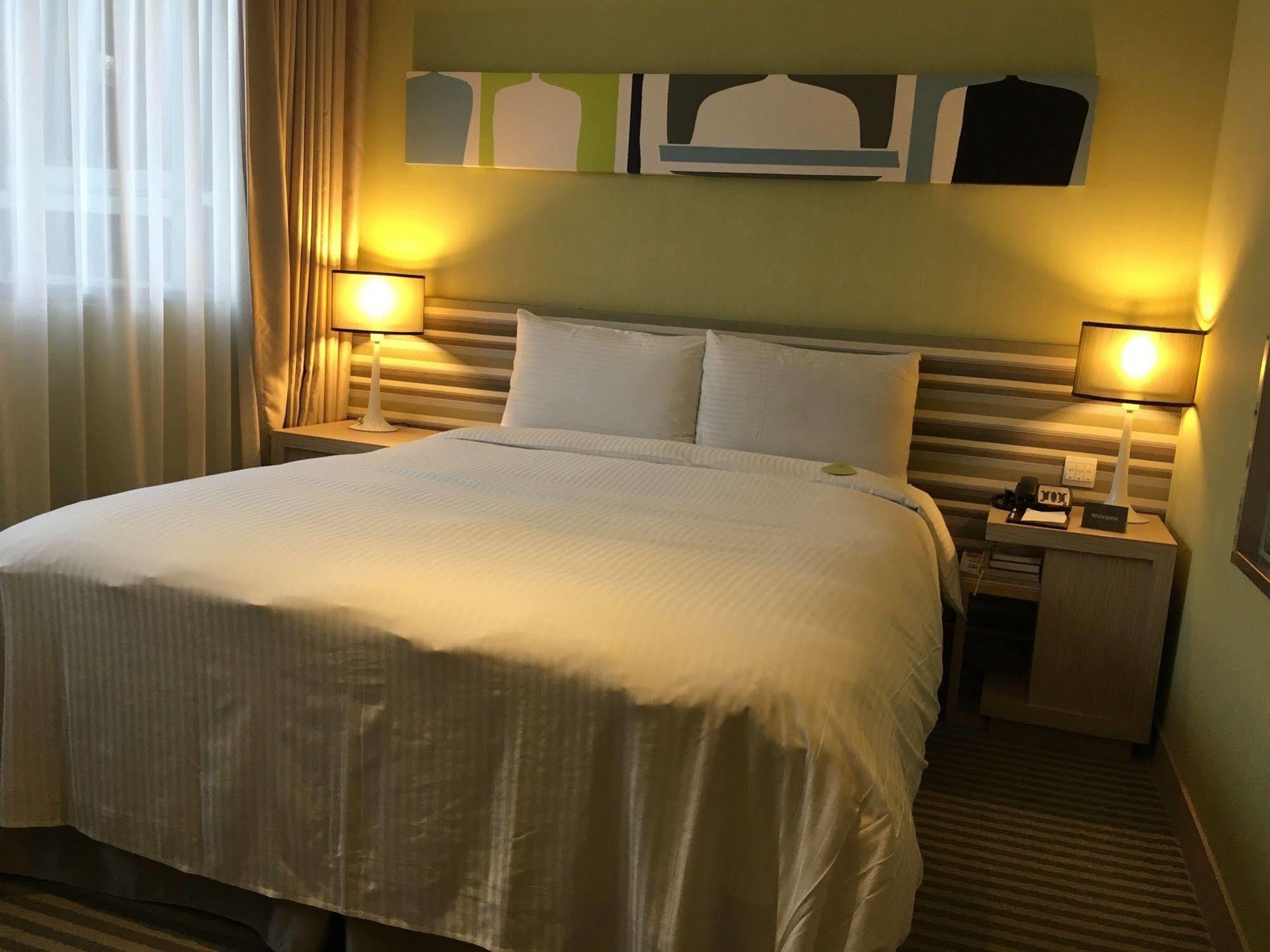 Park City Hotel Central Taichung Bagian luar foto