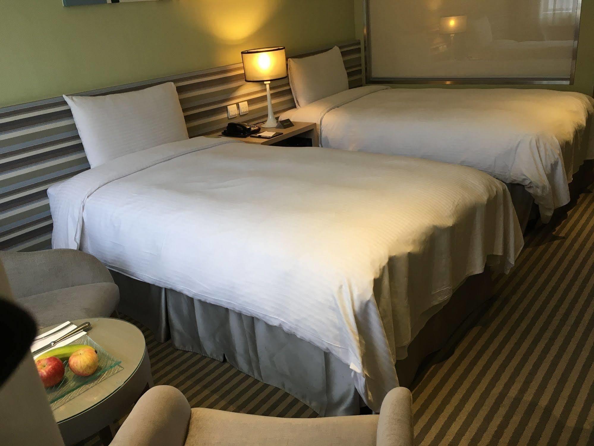 Park City Hotel Central Taichung Bagian luar foto