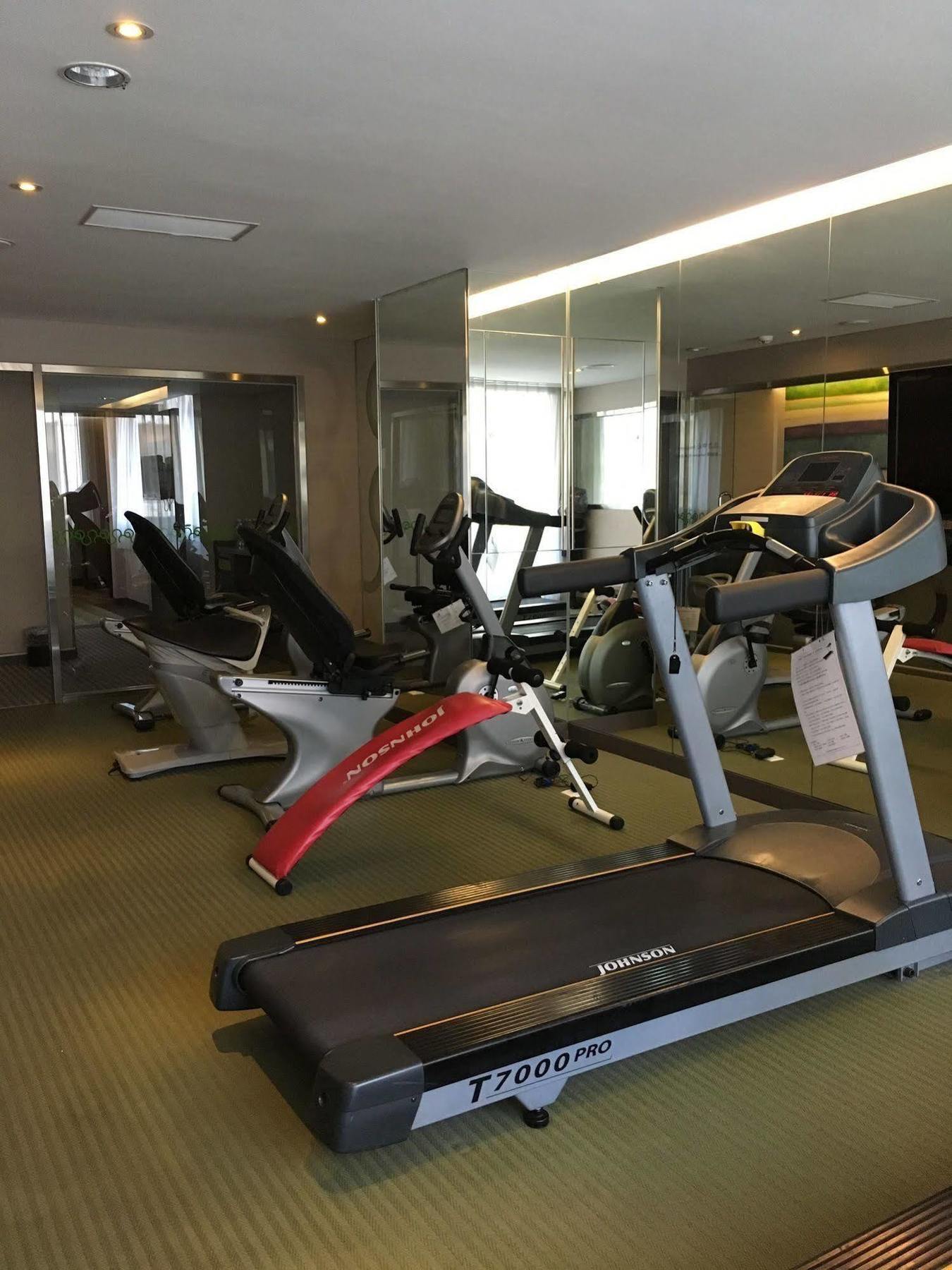 Park City Hotel Central Taichung Bagian luar foto