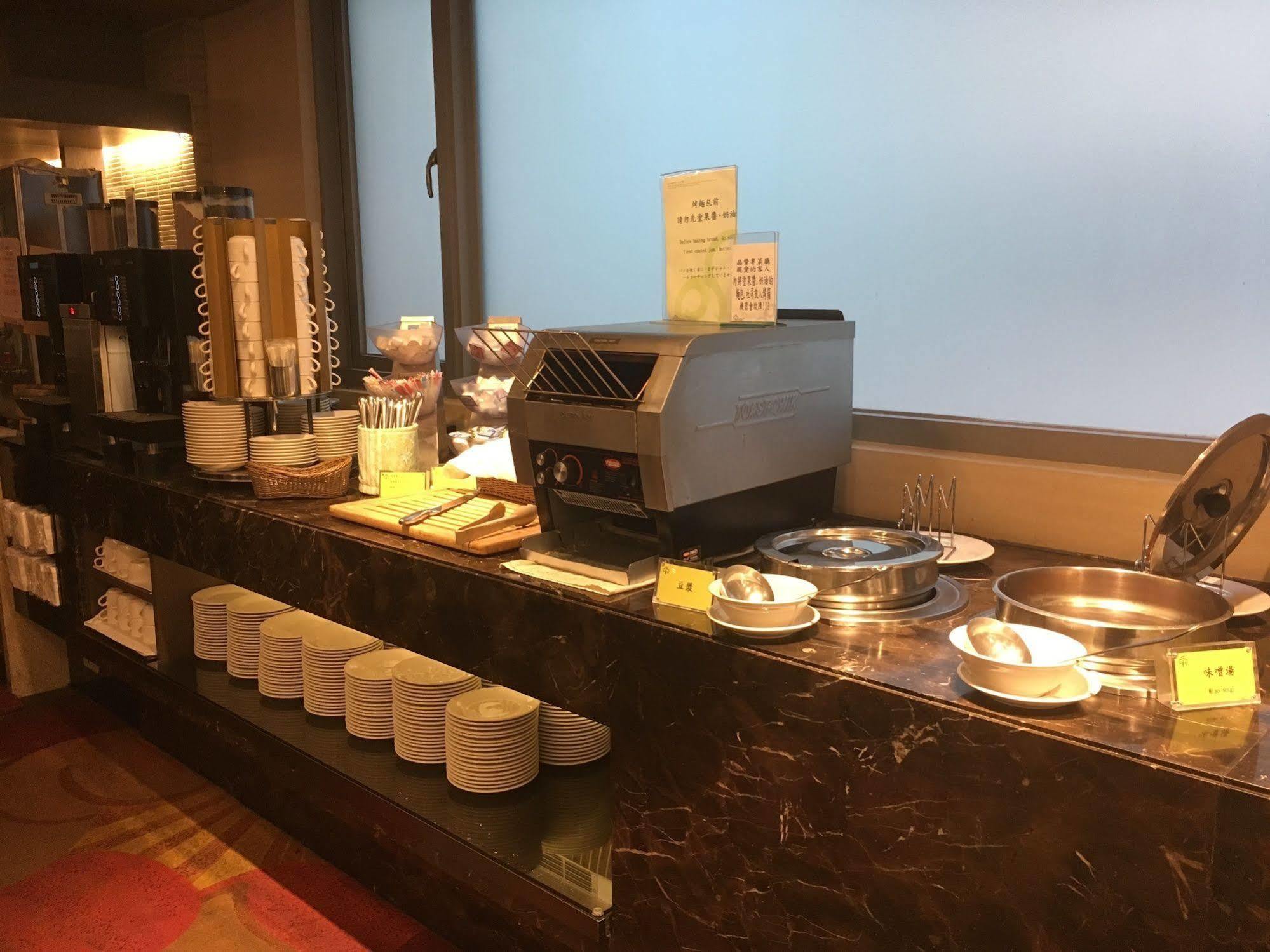Park City Hotel Central Taichung Bagian luar foto